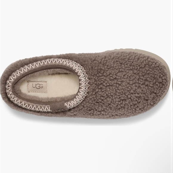 New UGG Tazz maxi curly genuine shearling platform Plush Slip-On slippers - Picture 4 of 6